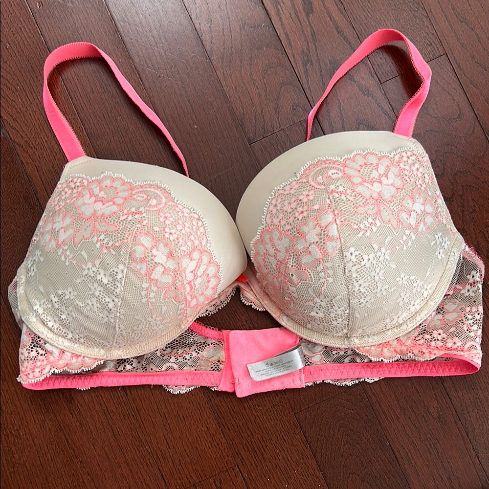 Victoria’s Secret Dream Angels Push-Up Lace Trimmed Pink and Cream Bra
